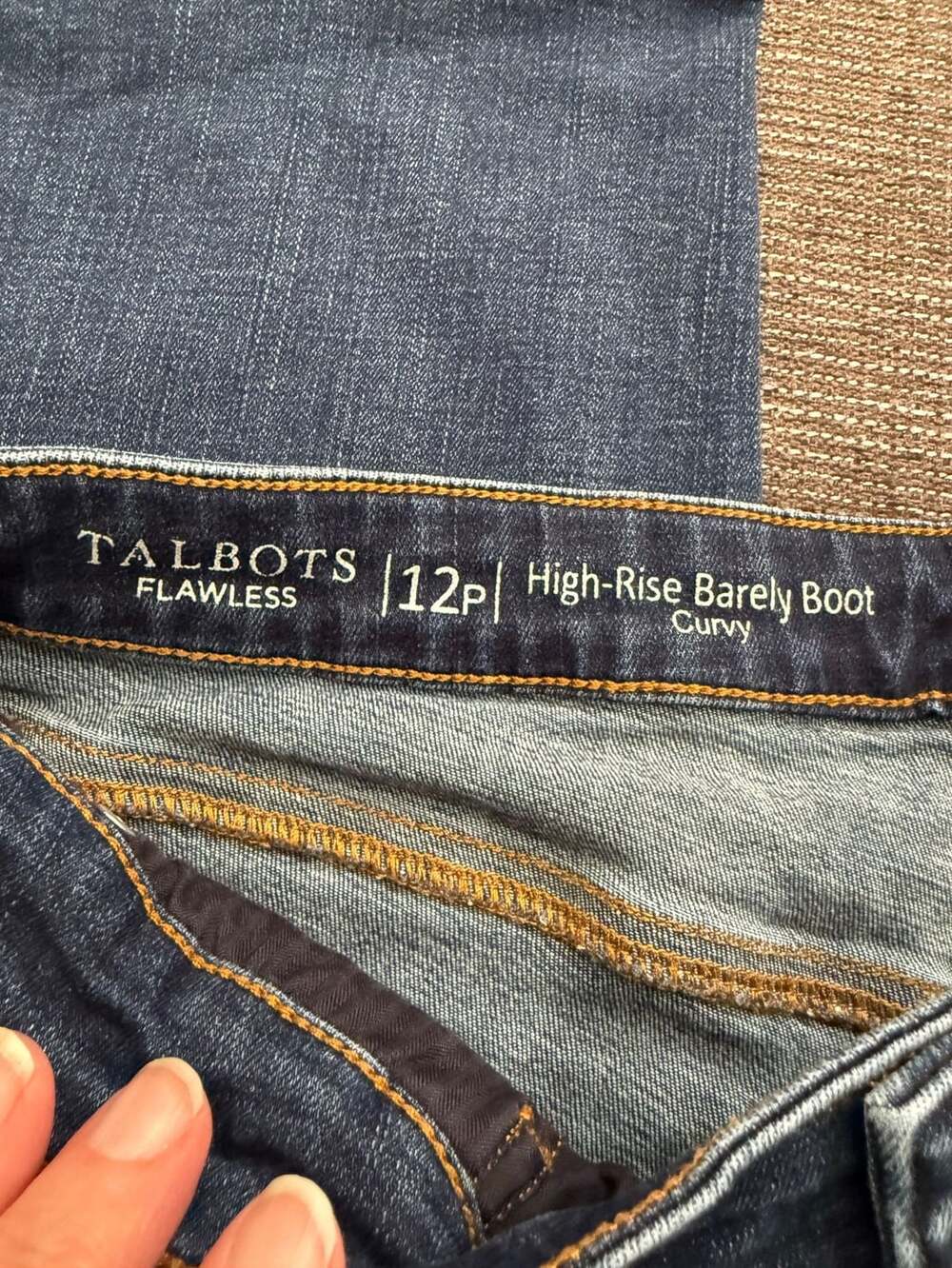 Talbots Flawless High-Rise Barely Boot Curvy Jeans Size 12P Dark Wash Denim - Picture 3 of 4